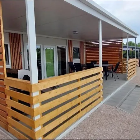 度假居 Mobile Homes Eco Porat, *